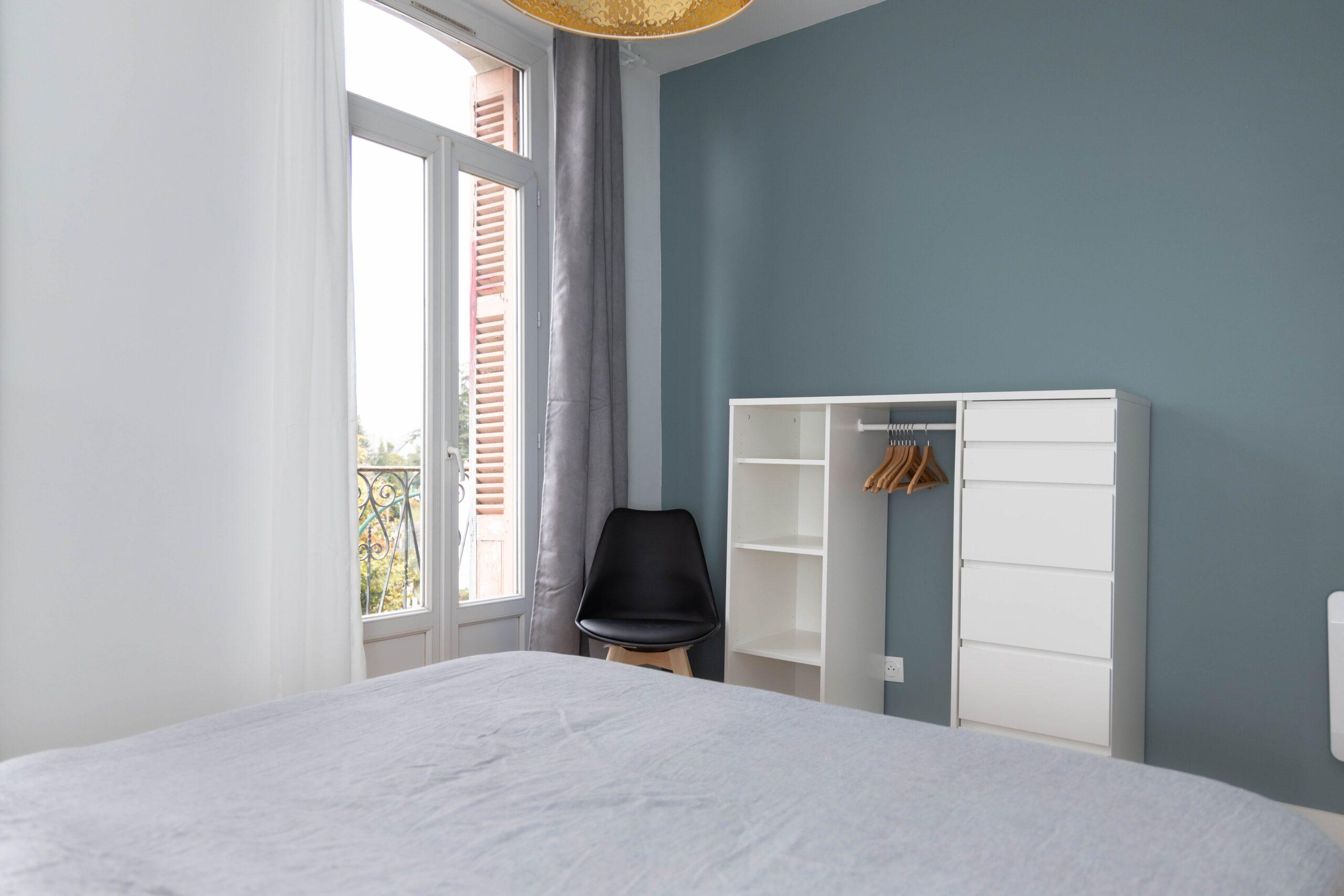 Lourdes_Rue_de_Pau_-12