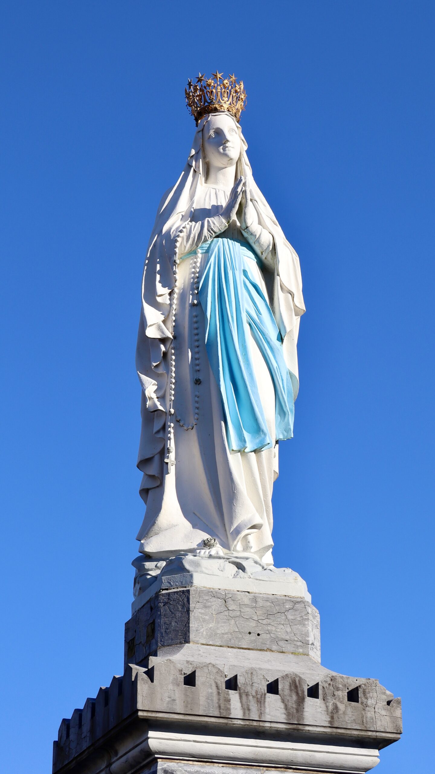 Grotte de Massabielle et source miraculeuse de Lourdes