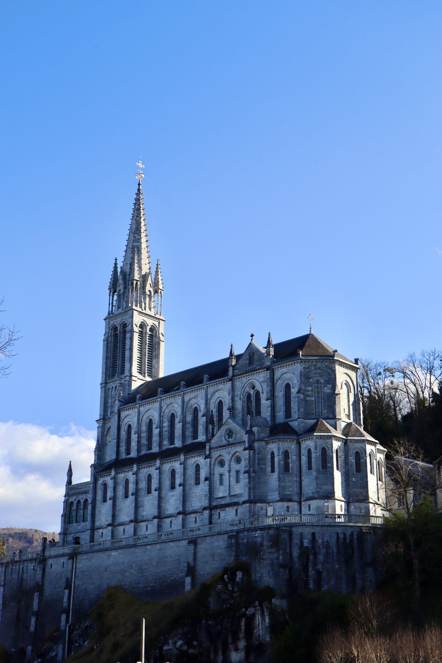 Basilique Notre-Dame de Lourdes et esplanade du Rosaire