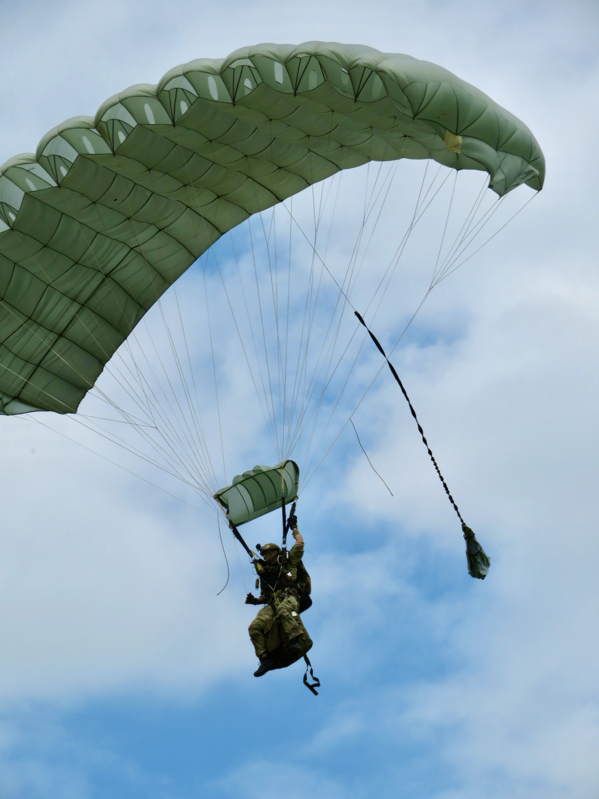 Saut en parachut lors du PMI de Lourdes